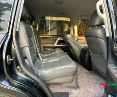 Land cruiser V8 Petrol - 10