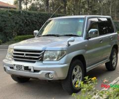 Mitsubishi Pajero io - 2