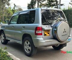 Mitsubishi Pajero io - 3