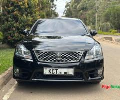 Toyota Crown Athlete