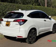 Honda Vezel Hybrid - 2