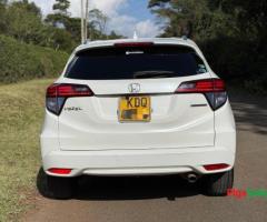 Honda Vezel Hybrid - 4