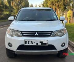 Mitsubishi Outlander 2010 model