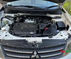 Mitsubishi Outlander 2010 model - 3