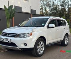 Mitsubishi Outlander 2010 model - 12