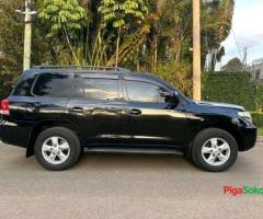 Land cruiser V8 Petrol - 6